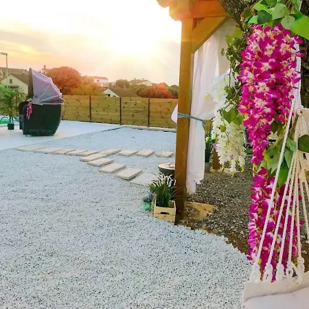Borghetto Apartment